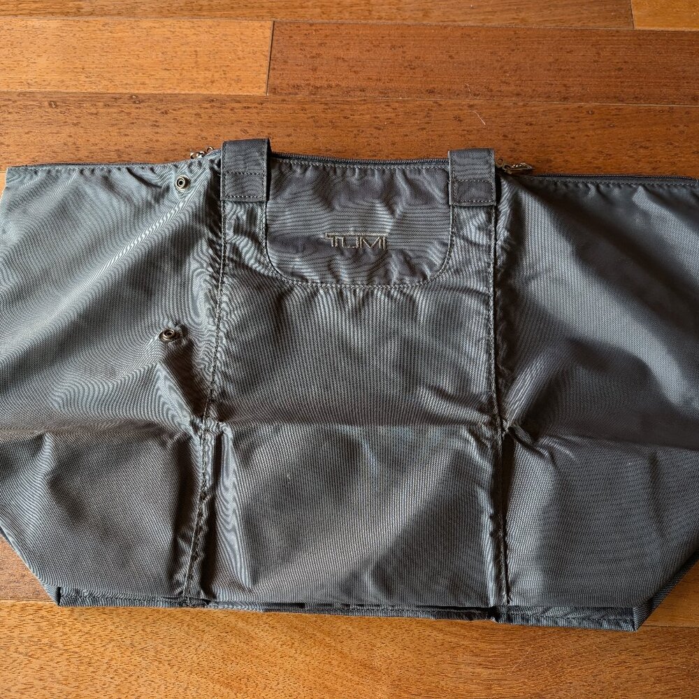 TUMI Foldable Tote, Gray, Lightweight, Packable, Carryall for Travel